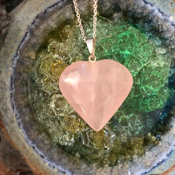 Natural Rose Pink Quartz Heart Pendant - Picture 1 of 3